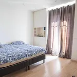 Luminous Apartment Golden Quarter