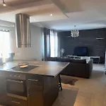 Superbe appartement tout équipé avec parking.