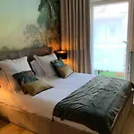 L\'Elegance Du Prado