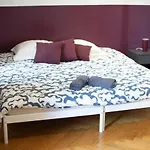 Luminous Apartment Golden Quarter