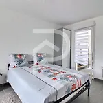Apparemment T2 en résidence calme fermée