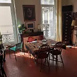 L\'Insolite Quartier Des Antiquaires