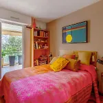 Nice Apartment In Marseille With Kitchen