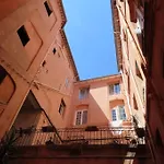 Studio Central Ancien Hotel Salomon Xvie Siecle