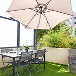 Superbe Appartement Avec Terrasse, Piscine & Parking Prive A Marseille