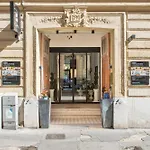 Adira Marseille Montgrand 2 Etoiles