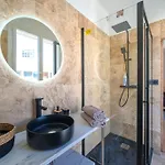 Appartement Tout Equipe 2 A 4 Couchages Au Coeur Du Vieux Port Panier