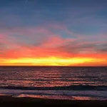 Le Cabanon Bleu Sur La Plage