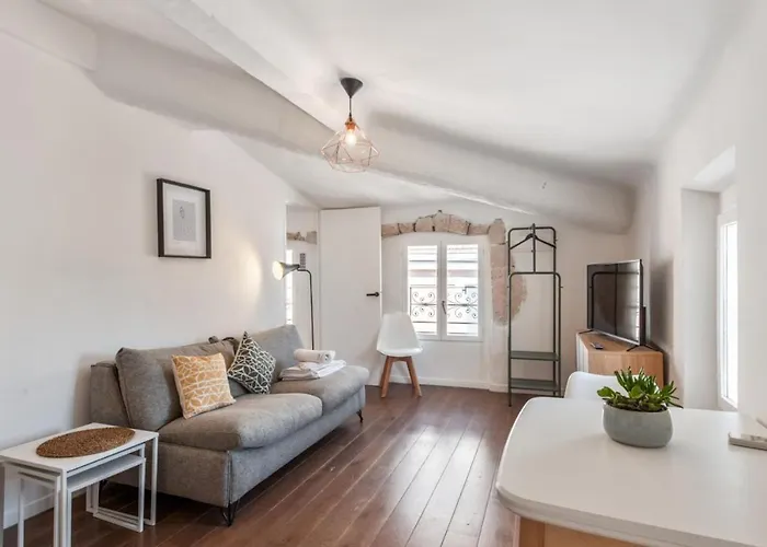 Stylish 1-Bedroom With Ac Panier District Of Marseille Welkeys