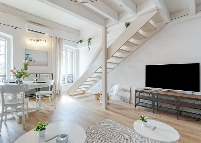 Splendid 2-Bedroom Apartment Close To The Opera