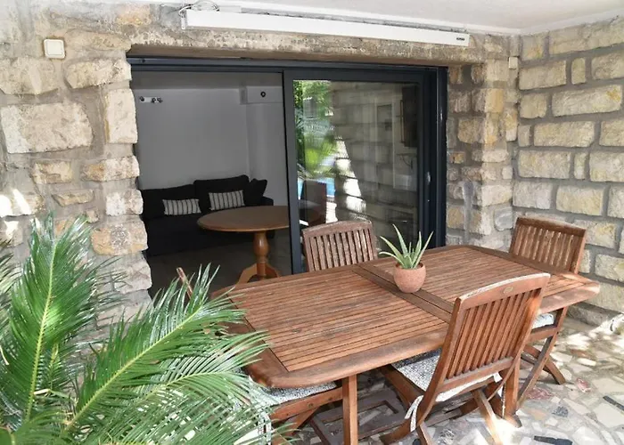 Rez De Chaussee De Villa Marseille 9Eme