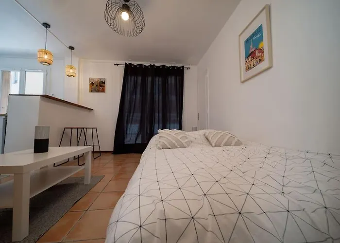 Appartement Climatise Tout Equipe 4 Couchages A 6 Minutes De La Gare St Charles