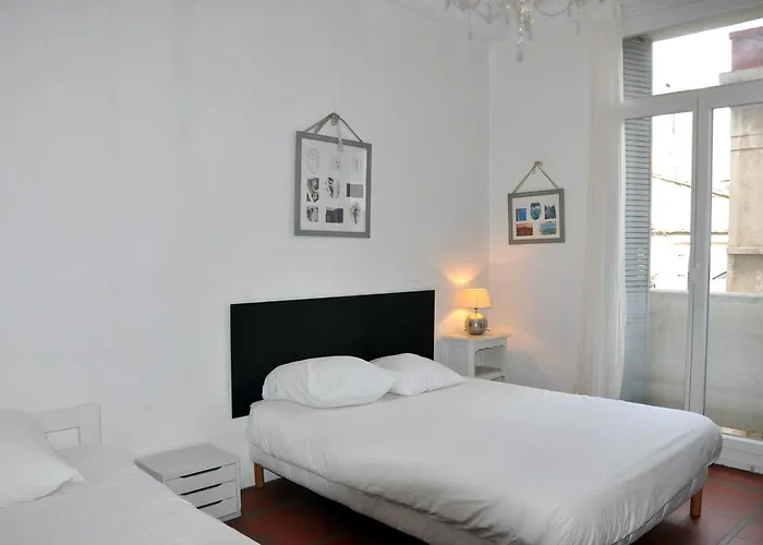 Bright Apartment Close To City Centre