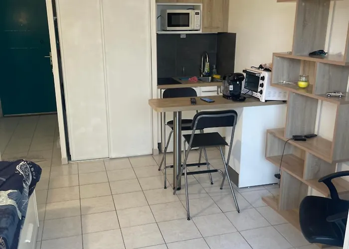 Studio Avec Place De Parking A La Timone