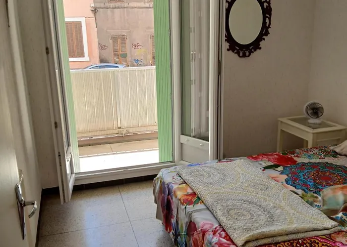 Chambre Avec Balcon Dans Une Appartement La Belle De Mai