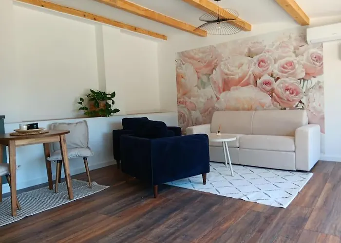 Studio Cosy Avec Piscine Les Accatine 2