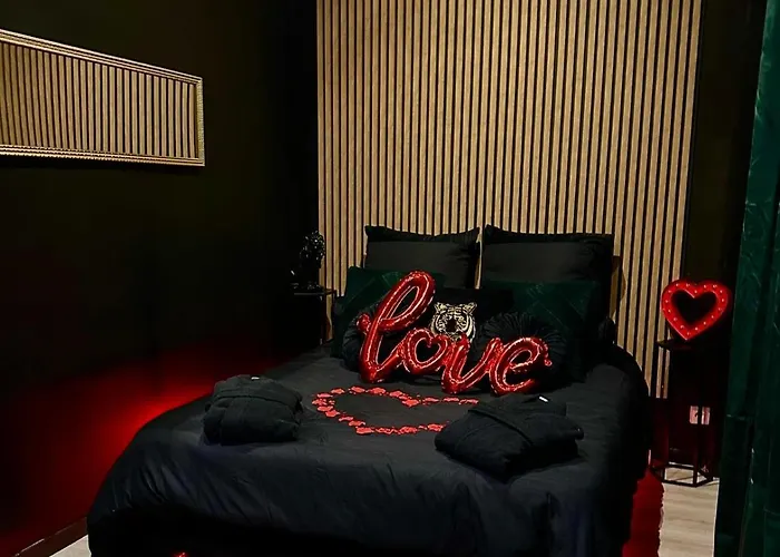 Love Room Avec Jacuzzi By Villa Queen Marseille
