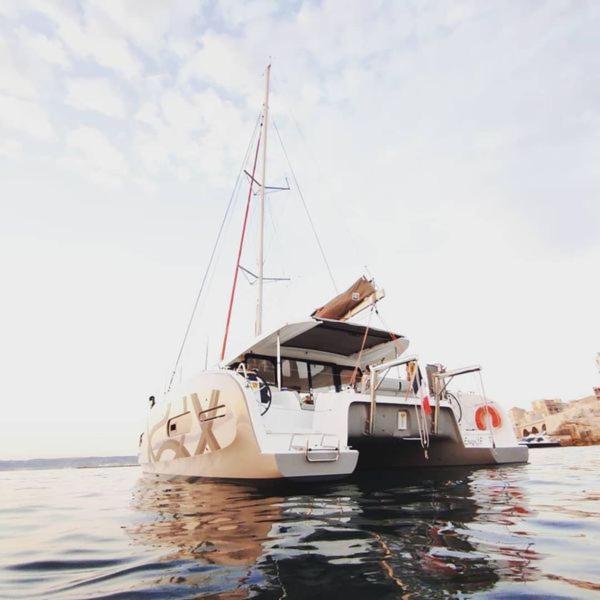 Nuit A Bord D'un Catamaran * Marseille