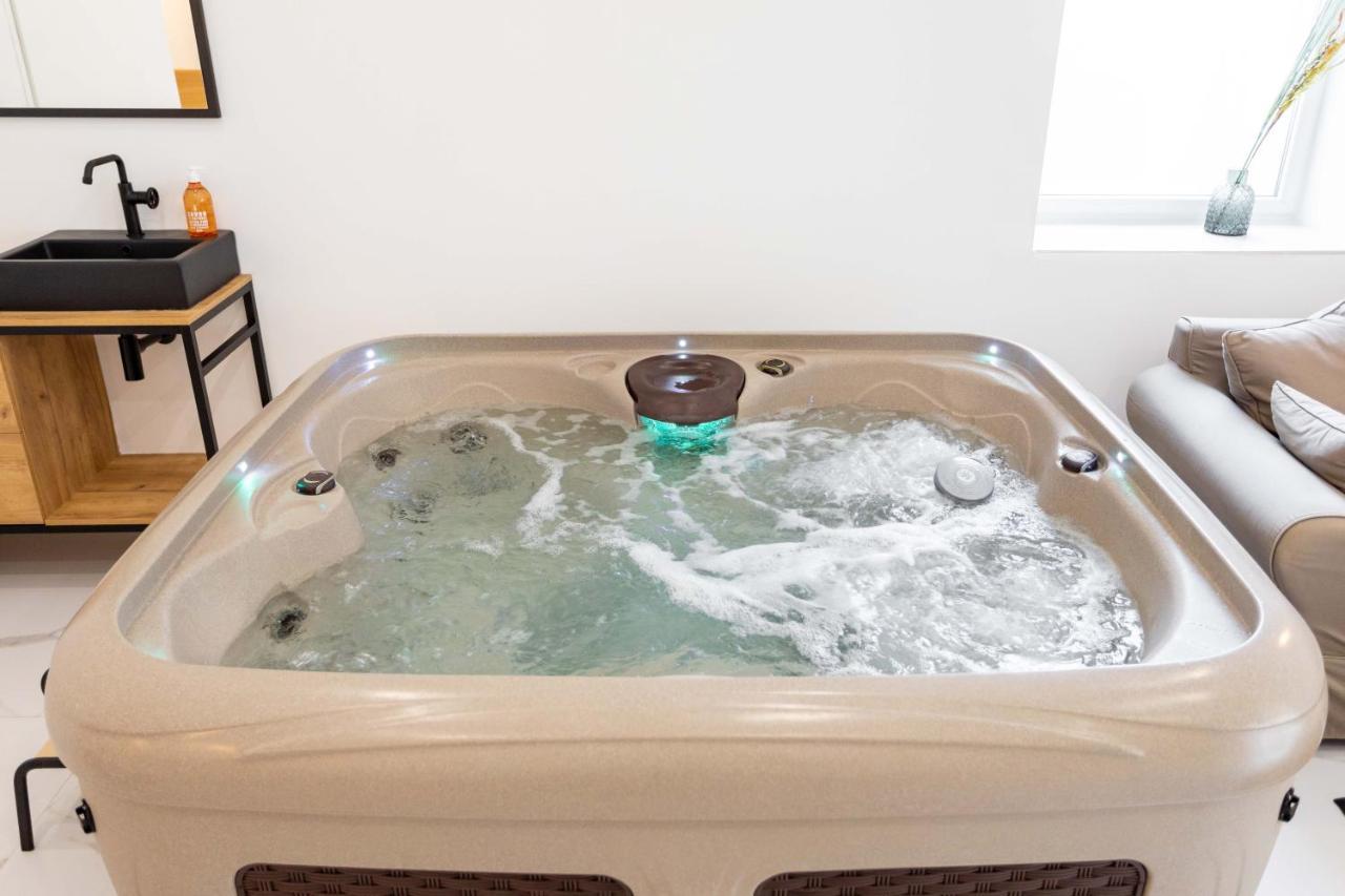 Jacuzzi Sauna Privatif Apartment Marseille