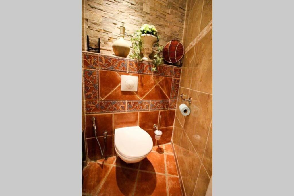 Grand Pour 4 Personnes/ Cours Lieutaud * Marseilles