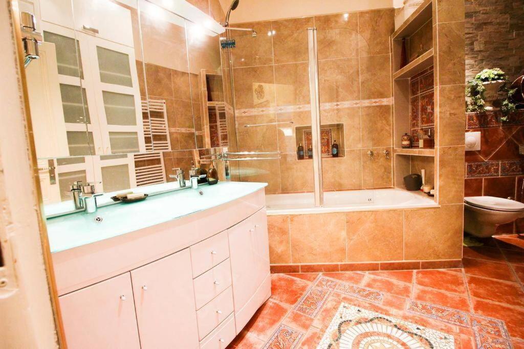 Apartment Grand Pour 4 Personnes/ Cours Lieutaud *