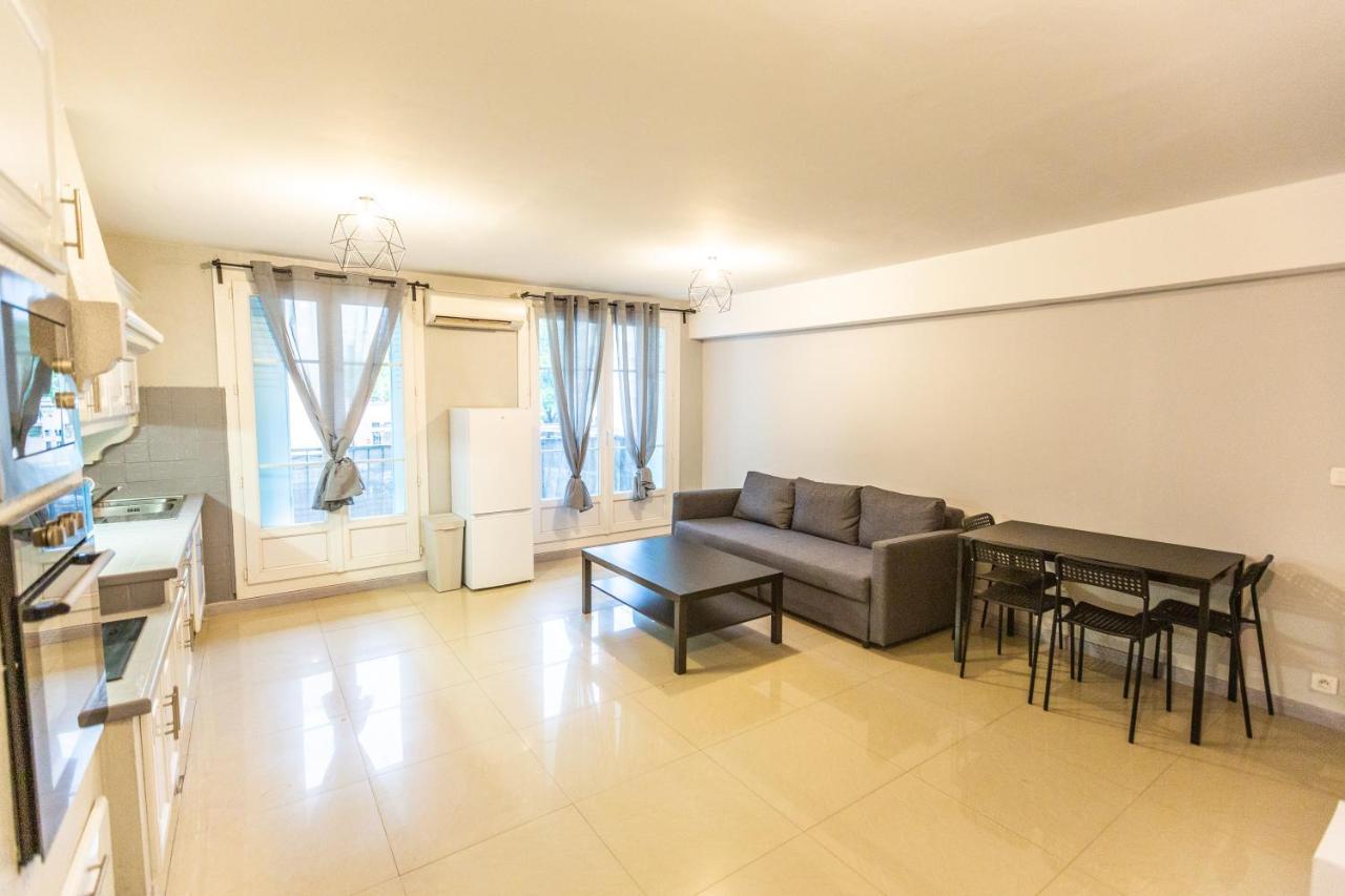 Superbe T4 Renove Spacieux Avec Stationnement Libre Et Gratuit Apartamento