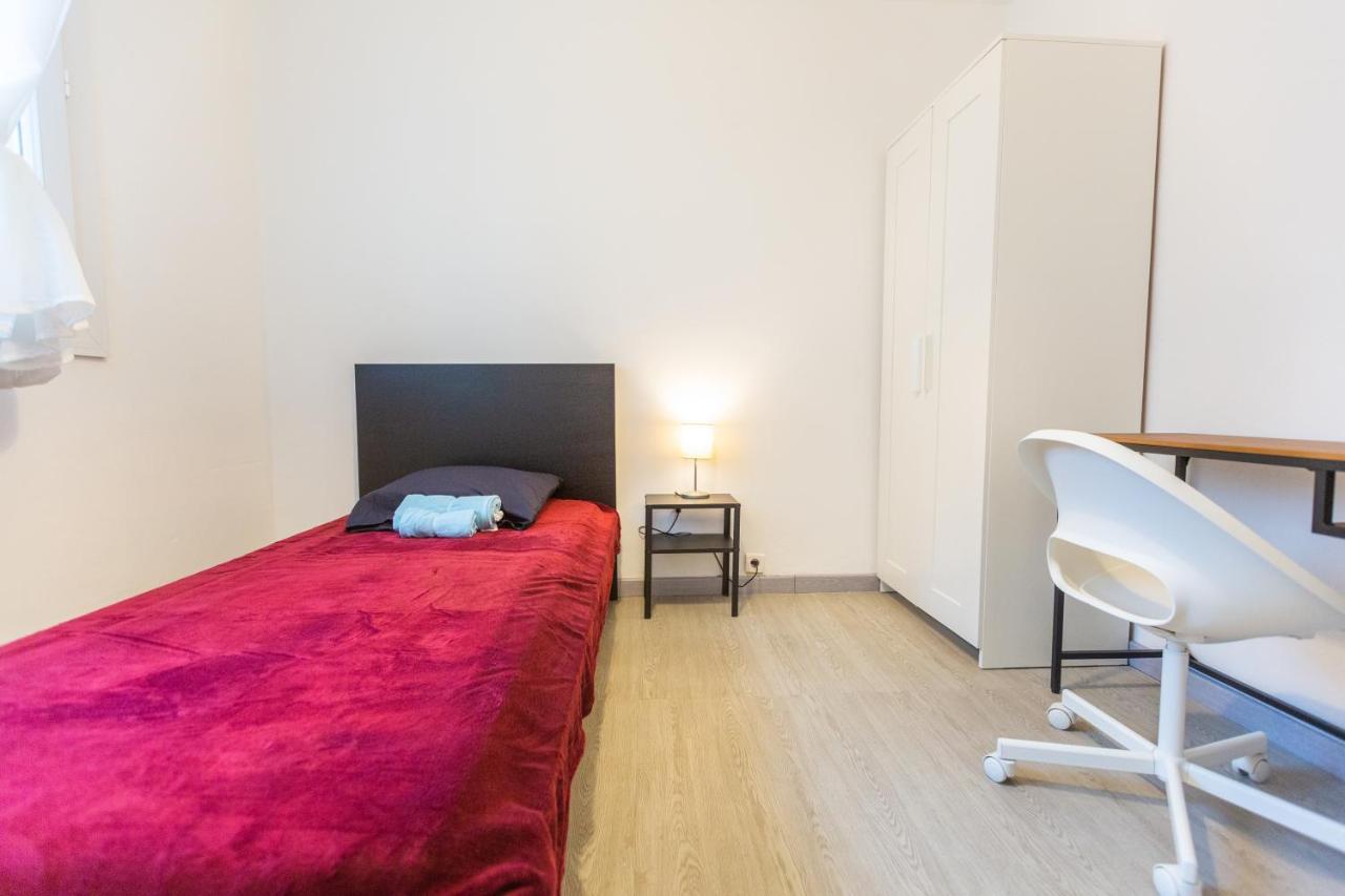 Superbe T4 Renove Spacieux Avec Stationnement Libre Et Gratuit Apartamento