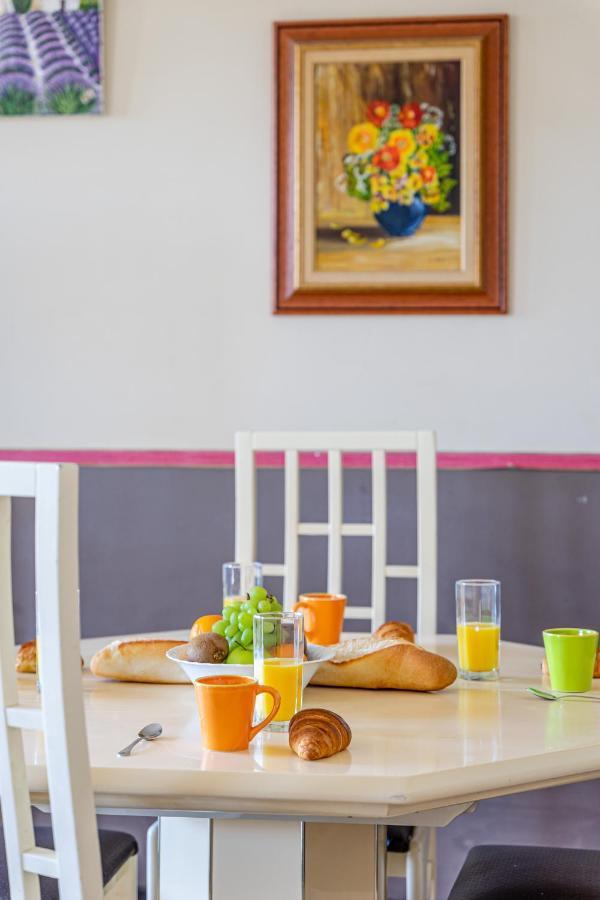 Appart N Suites: 1 Chambre Et Sejour Au Calme+ Parking+ Netflix Apartment *