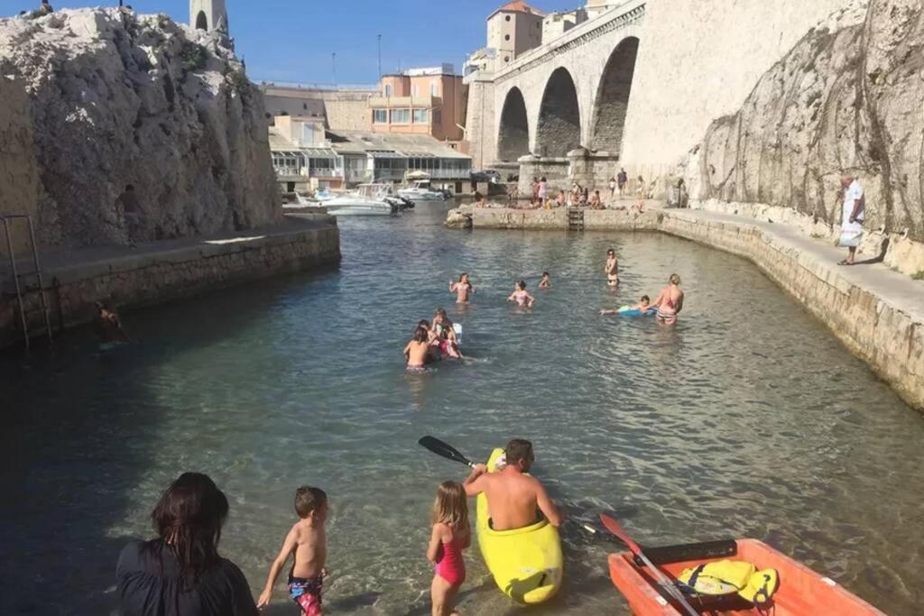 Calanque Au Coeur De La *