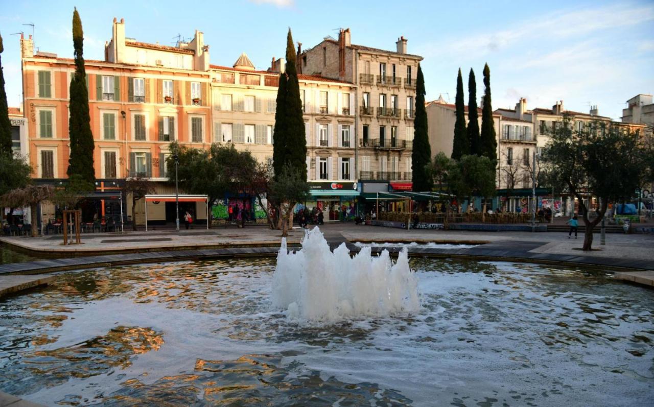 Grand Pour 4 Personnes/ Cours Lieutaud *