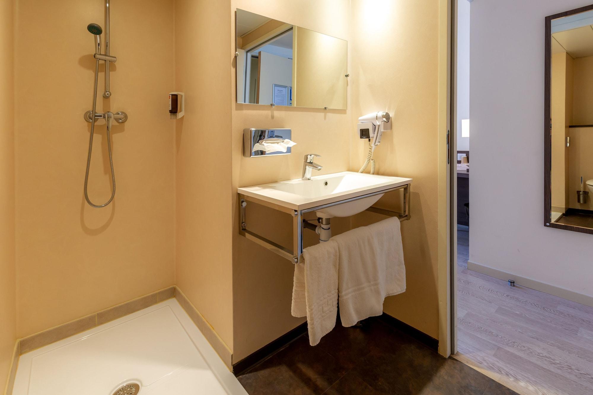 Hotel Terminus Saint-charles 3*