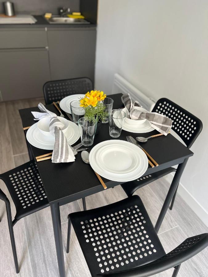 Les Jardins Marseillais 1- 4 Personnes - Plages Calanques- Stade Velodrome - Hopital La Timone Apartment *