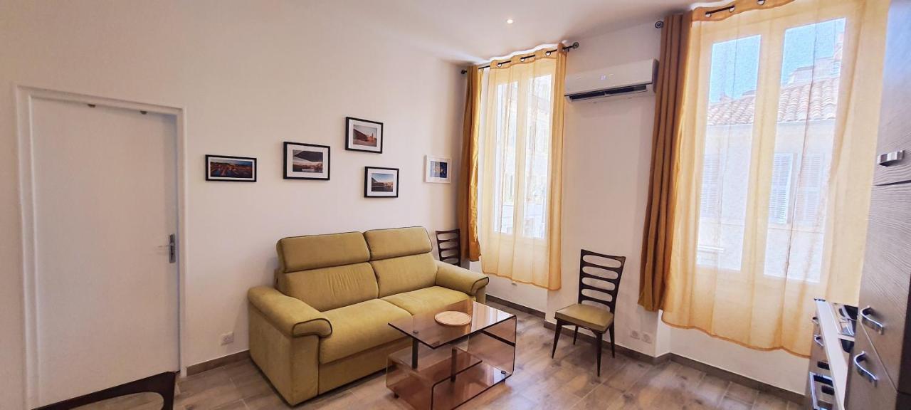 Consolat-longchamps Apartment *