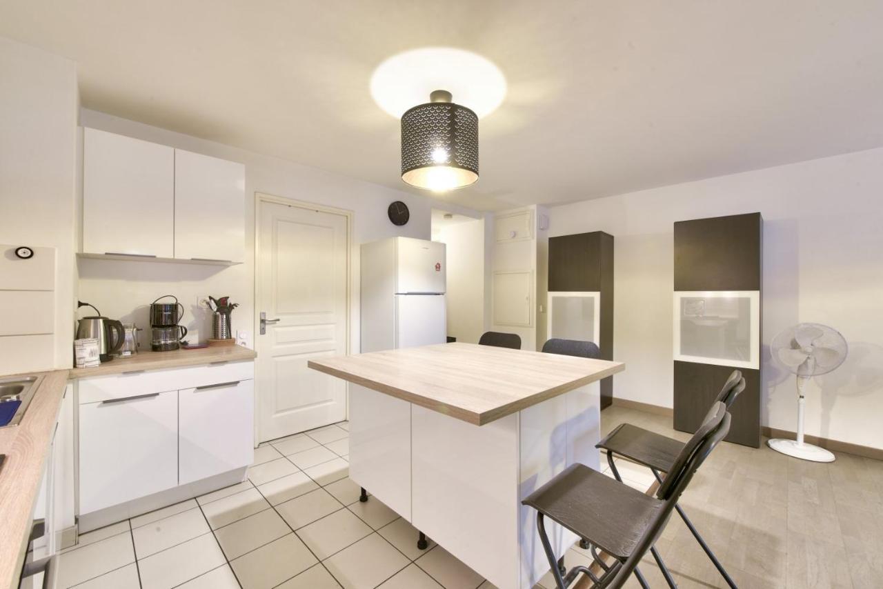 Modern 2 Bedroom Flat 3min From The Vieux Port * Marseille