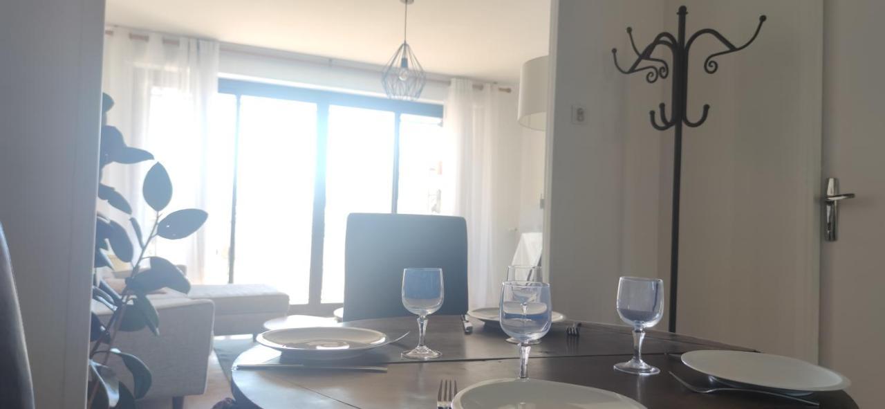 Wonderful View Basilique Notre Dame 2 Exteriors & Private Parking Apartment