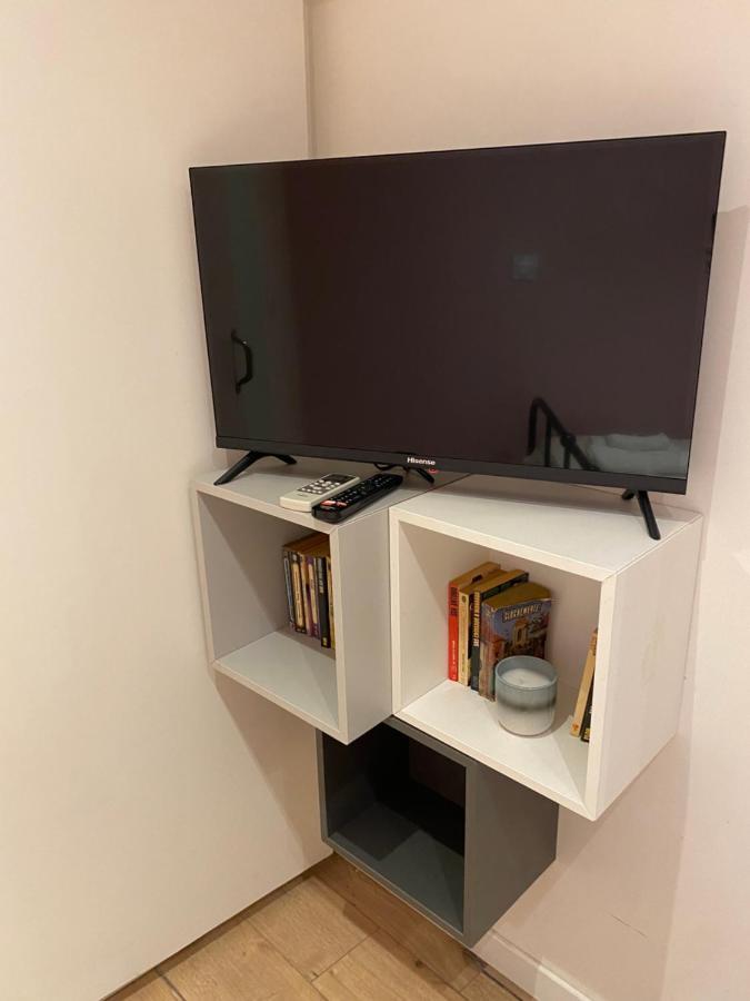 Lovely Studio Under The Roof -le Panier Apartment