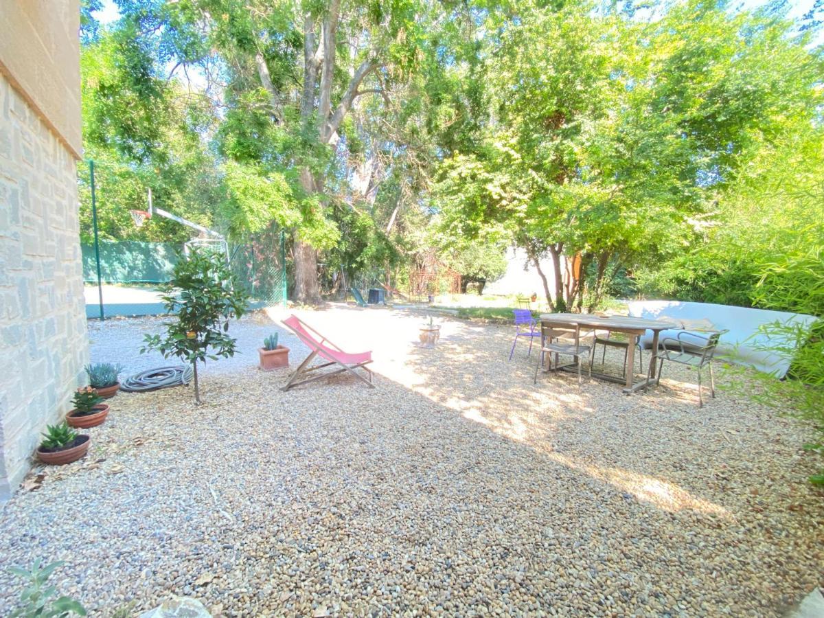 Holiday home Domaine Les Petits Champs: Les Penates Marseille