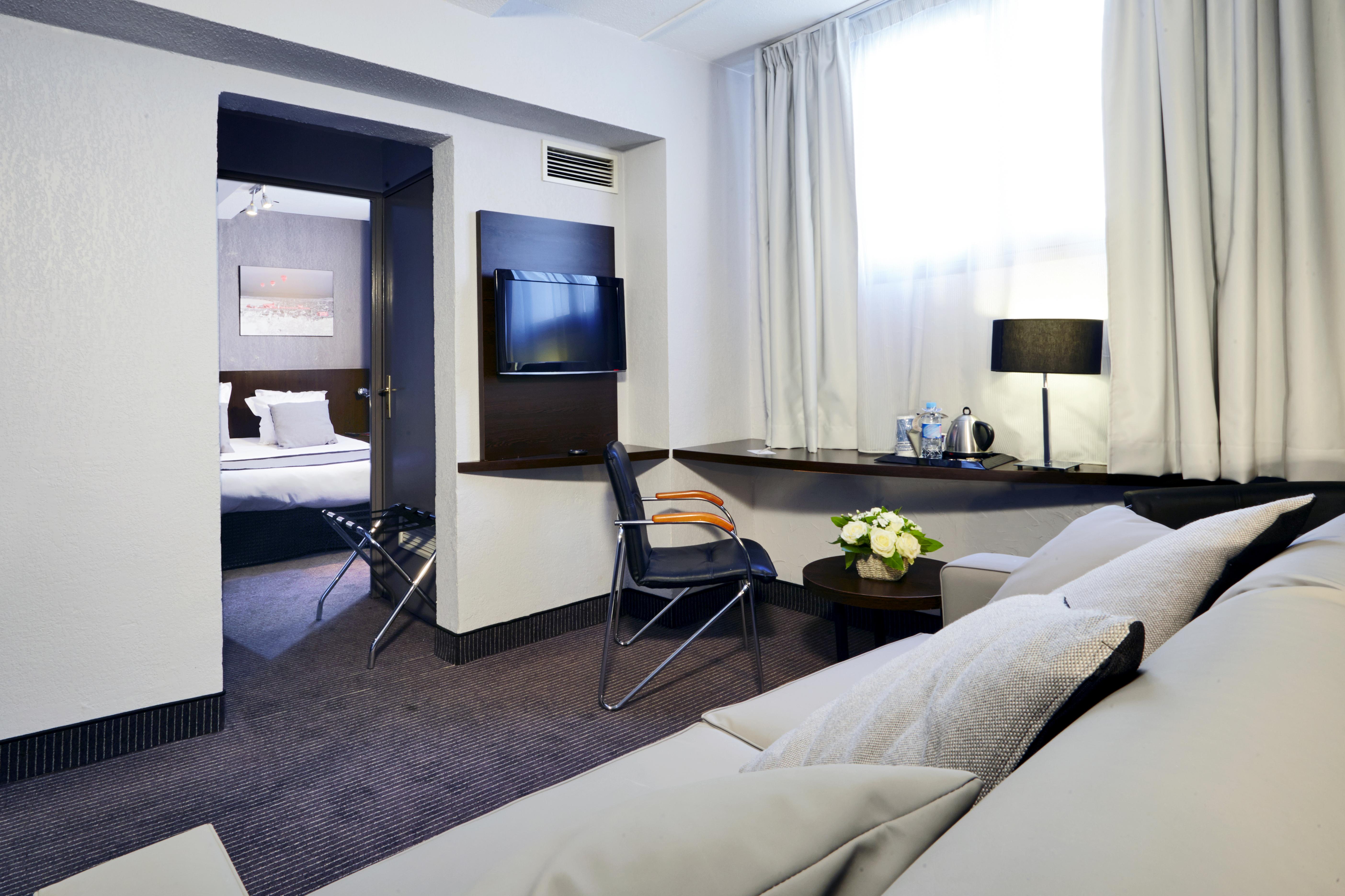 Kyriad Centre Paradis-préfecture Hotel
