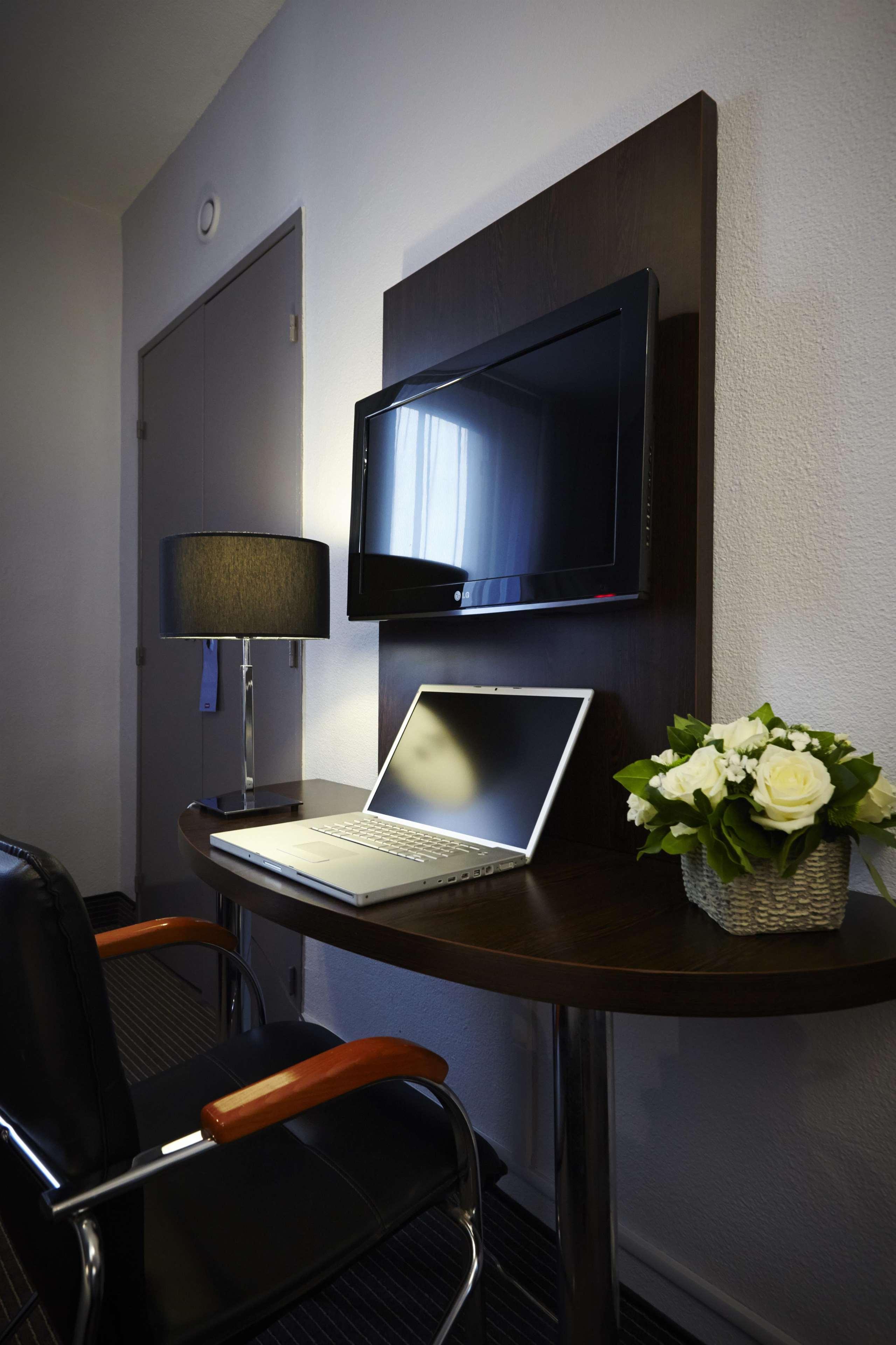 Kyriad Centre Paradis-préfecture Hotel 3*