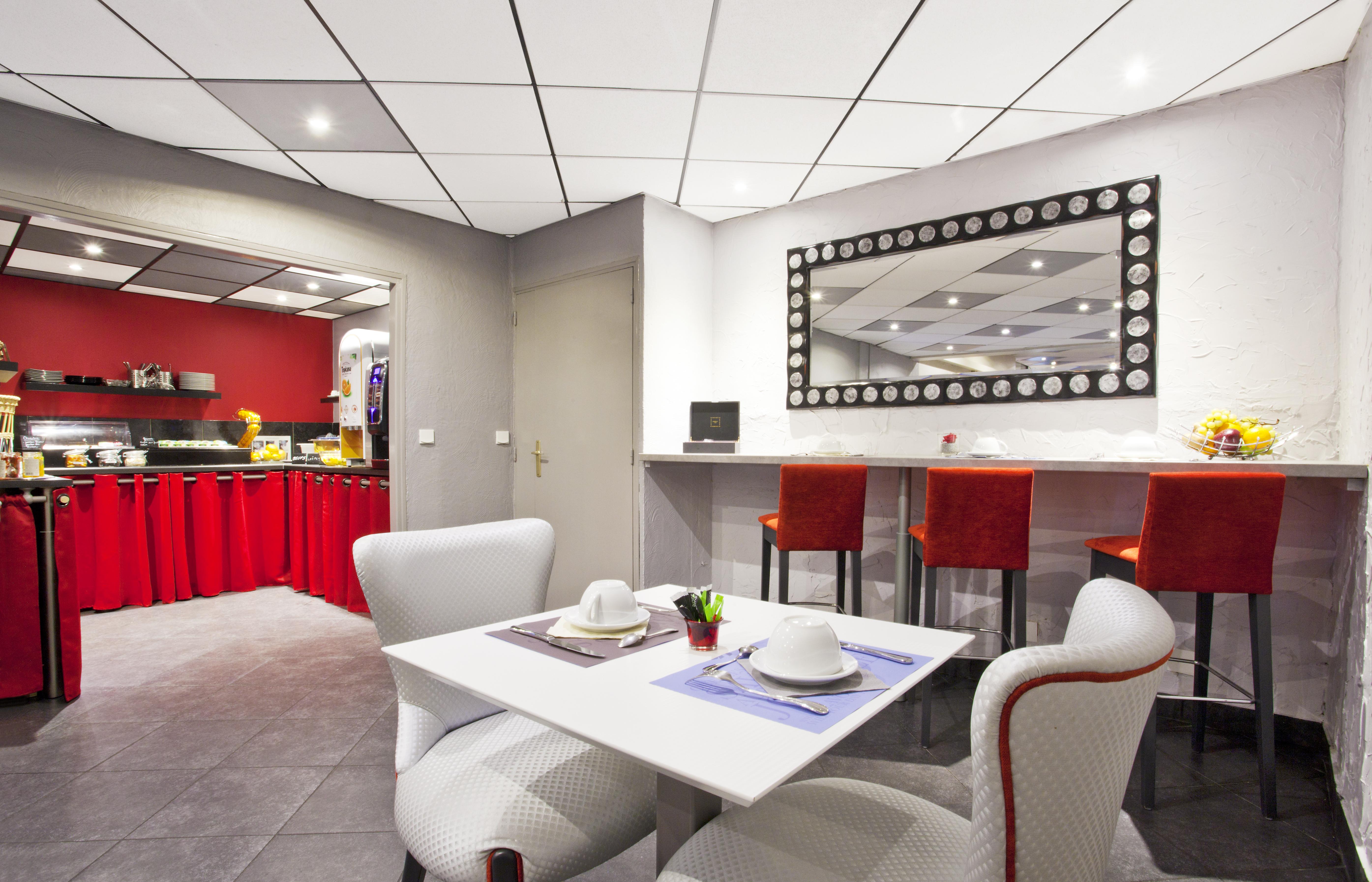 Kyriad Centre Paradis-préfecture Hotel 3*