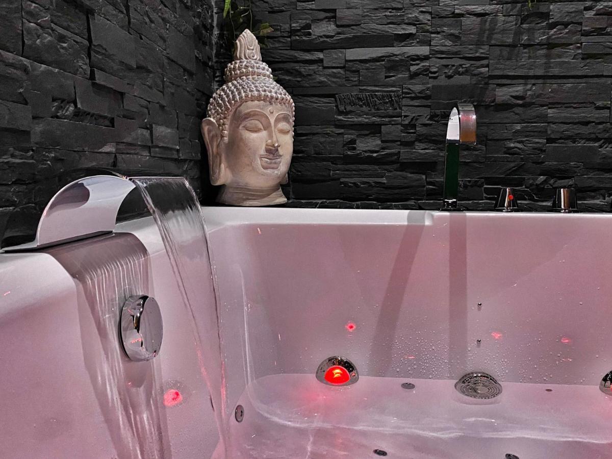 Jacuzzi Privatif Des Catalans
