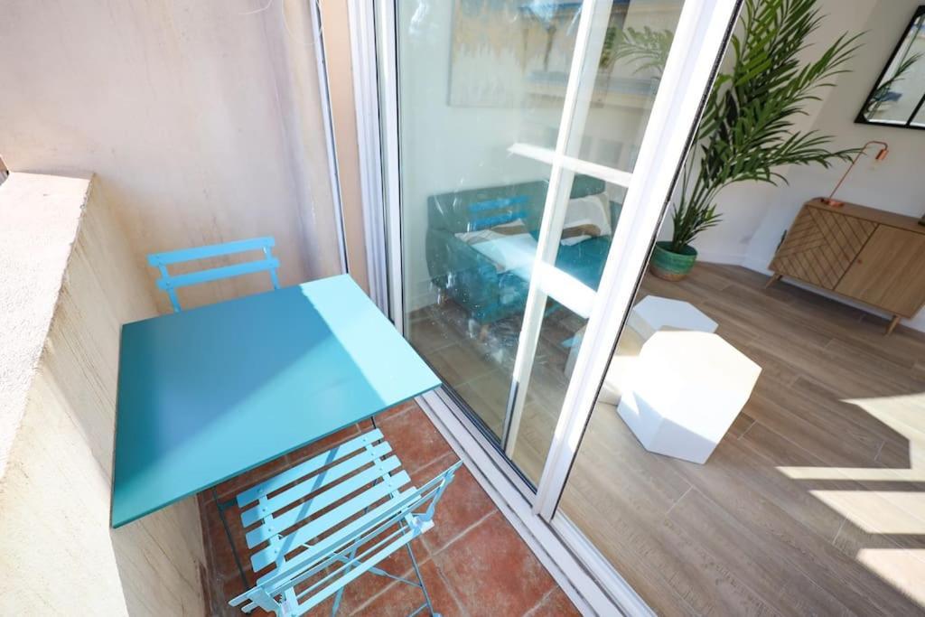 Cosy Pied A Terre Rue Corneille, Coeur Marseille, 4 Pers, 2 Ch *