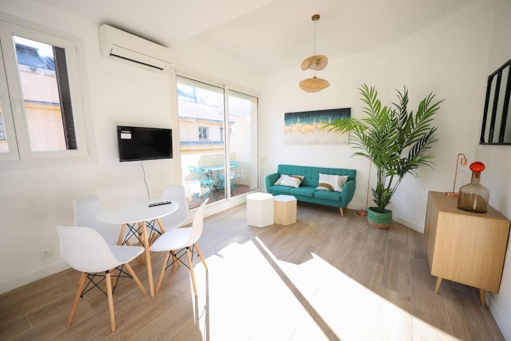 Cosy Pied A Terre Rue Corneille, Coeur Marseille, 4 Pers, 2 Ch Apartment Marseille