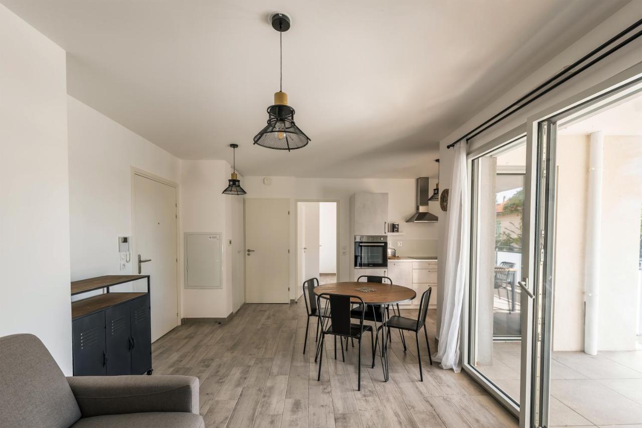 Borely - Avec Terrasse * Marseilles