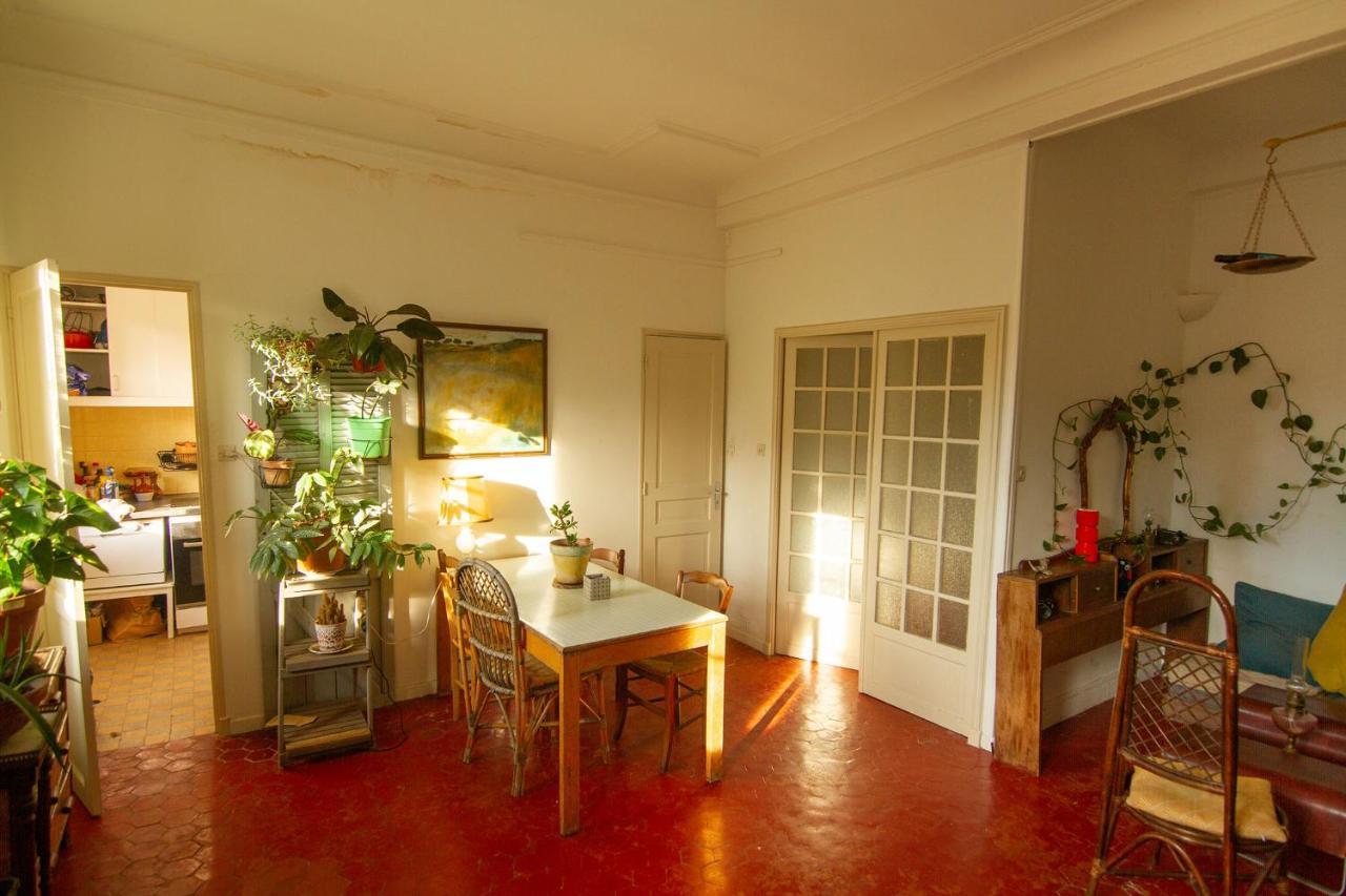 Jolie Dans Cosy En Plein Centre Privatunterkunft Marseilles