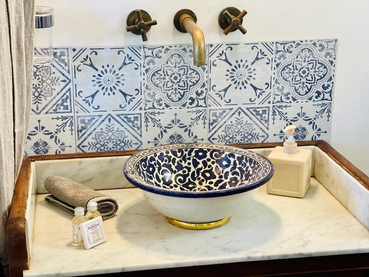 Elegant Sous Les Toits * Marseilles