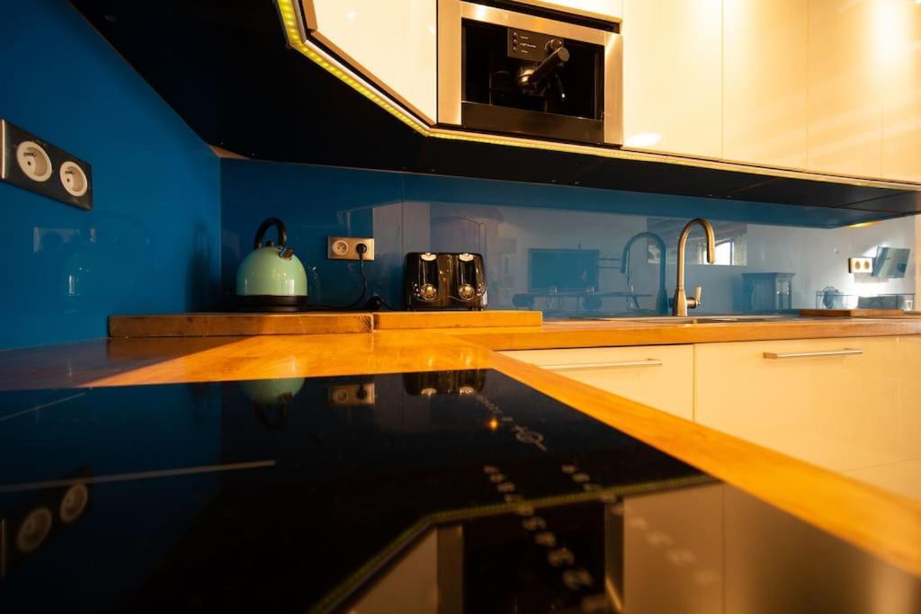 Air-conditioned Loft In The Heart Of The Old Port