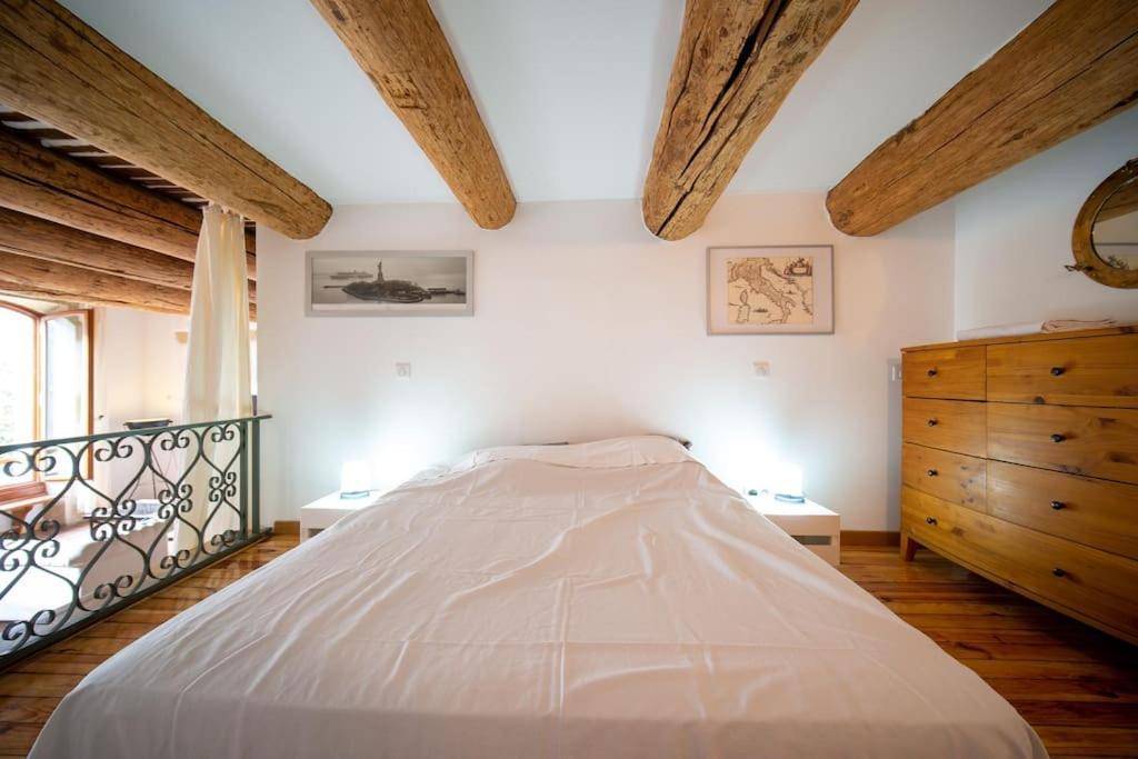 Air-conditioned Loft In The Heart Of The Old Port