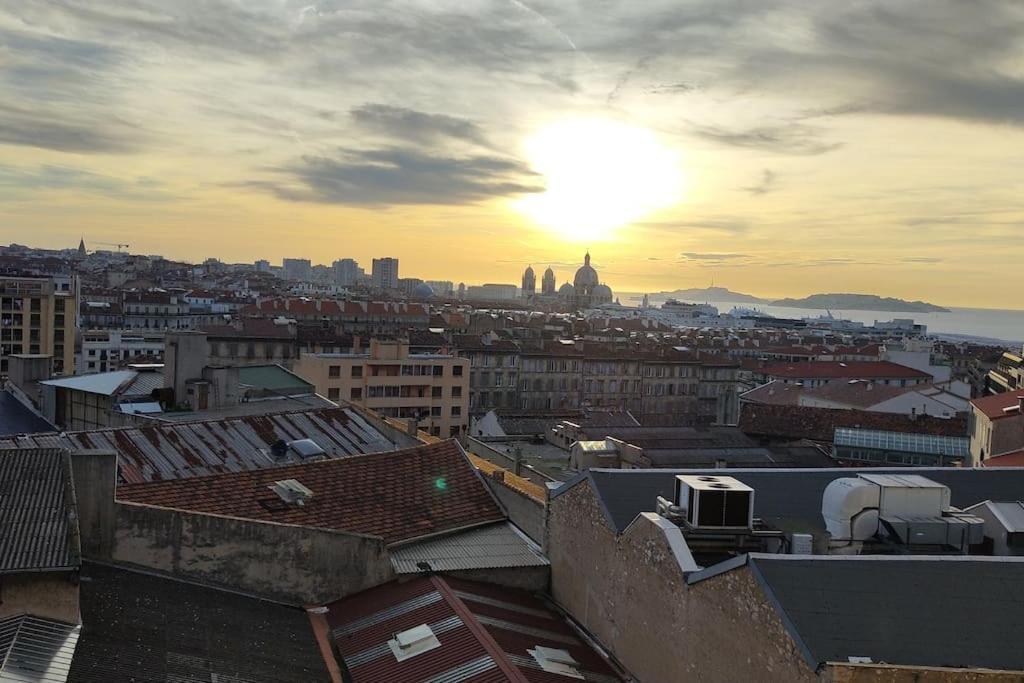 Vue Mer Et Et Notre Dame Centre Avec Balcon Et Parking