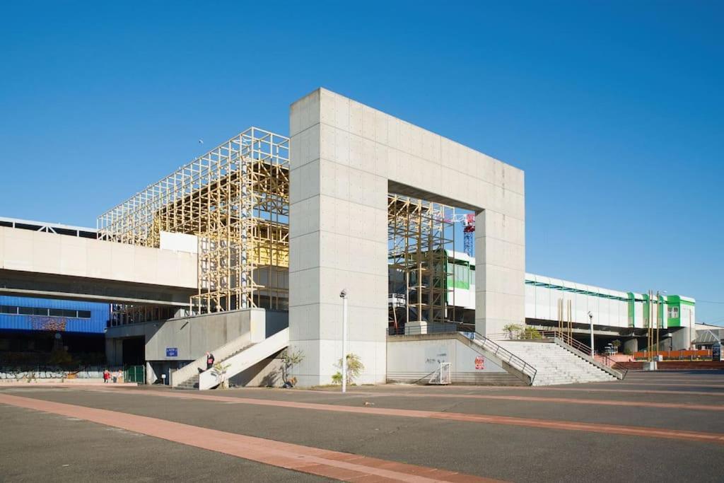 Pugette - A Pied Du Stade Velodrome Et Du Metro